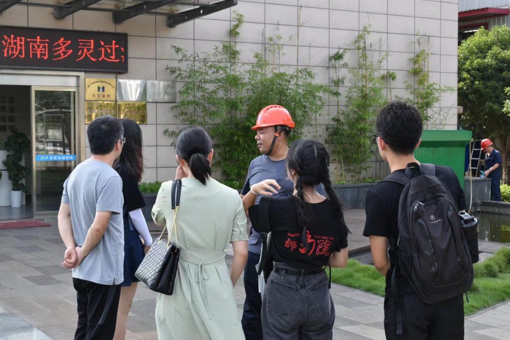 商學(xué)院深入多靈走訪調(diào)研，探求校企合作新路徑